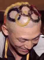 Inoue's unique hair style draws photographers